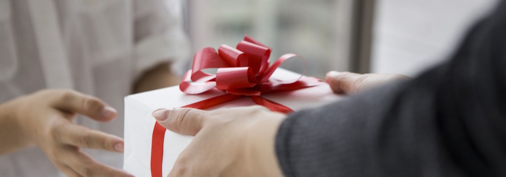 Women who have received a gift from the girl